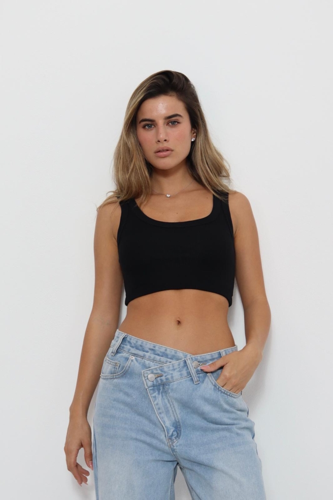 46efe143 0a8a 464e B977 3a105de91647