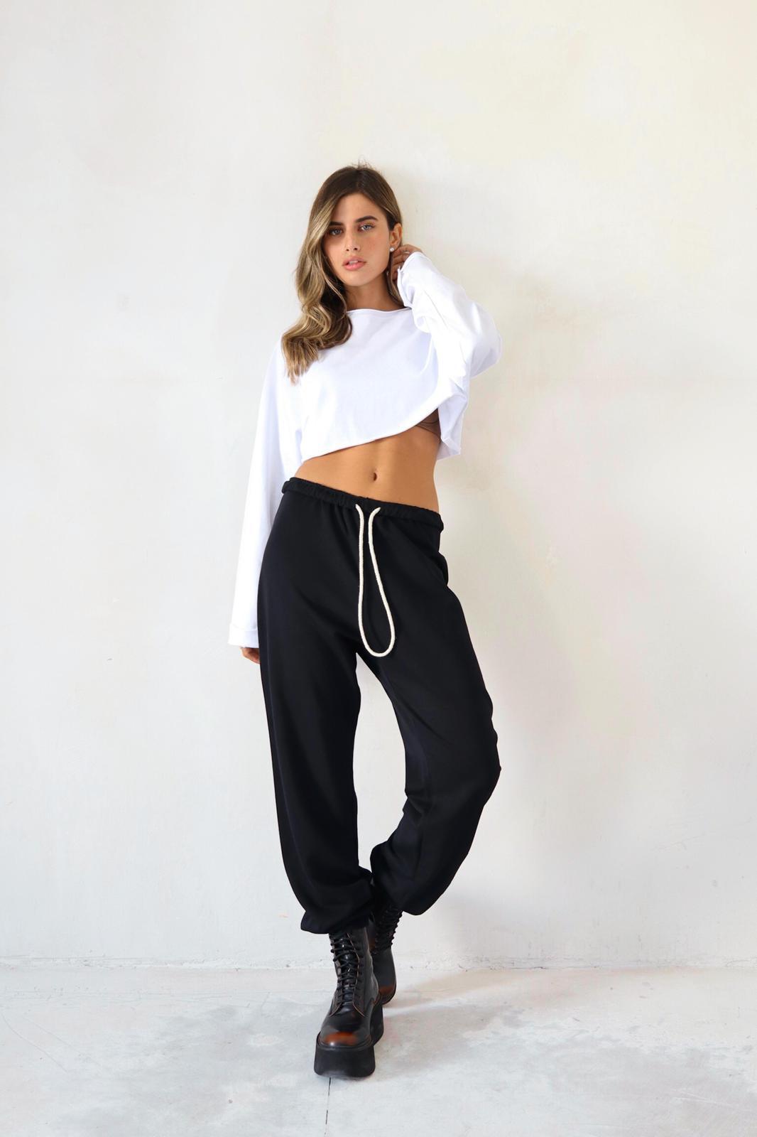 E67634bb B1ee 45e8 997e 78c1a6b541a4