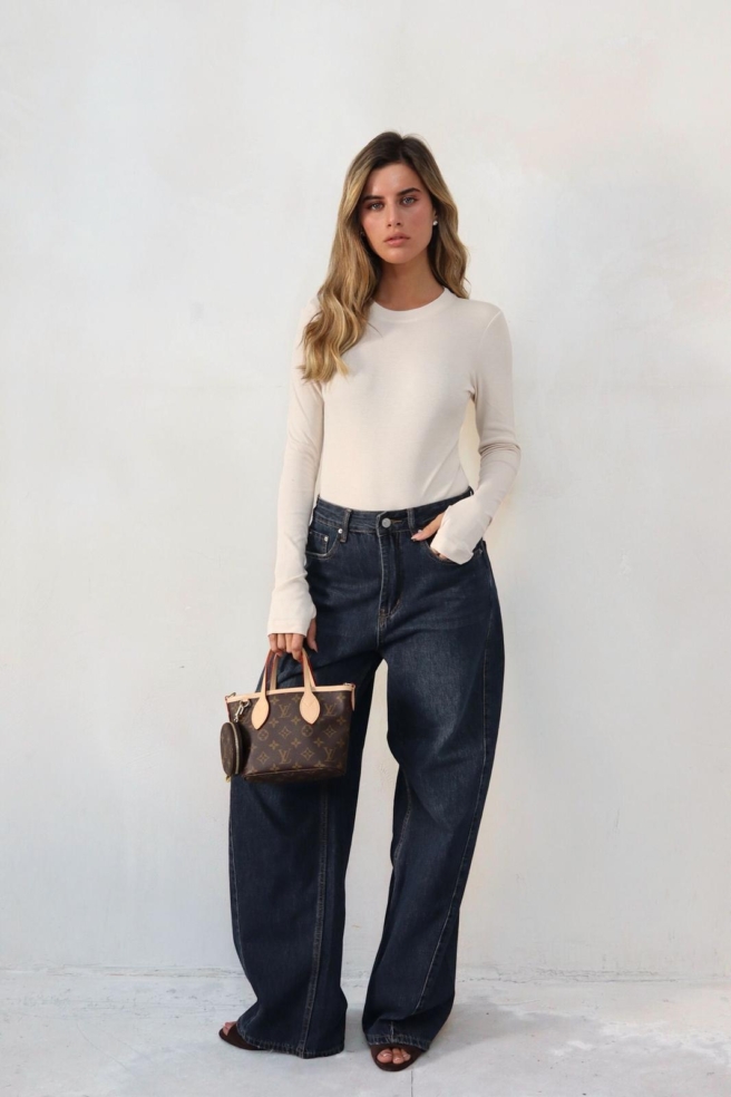 14308518 309e 42cc Abe1 B244aea22b69