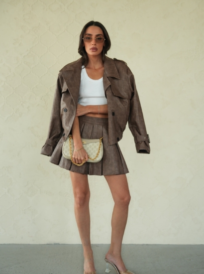 סט חצאית פליסה ג׳קט עור