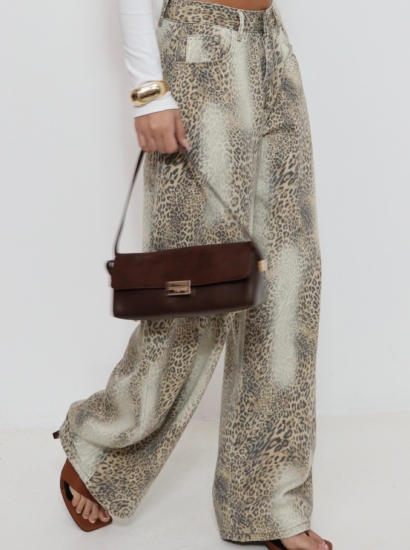 ג׳ינס מנומר כתמים