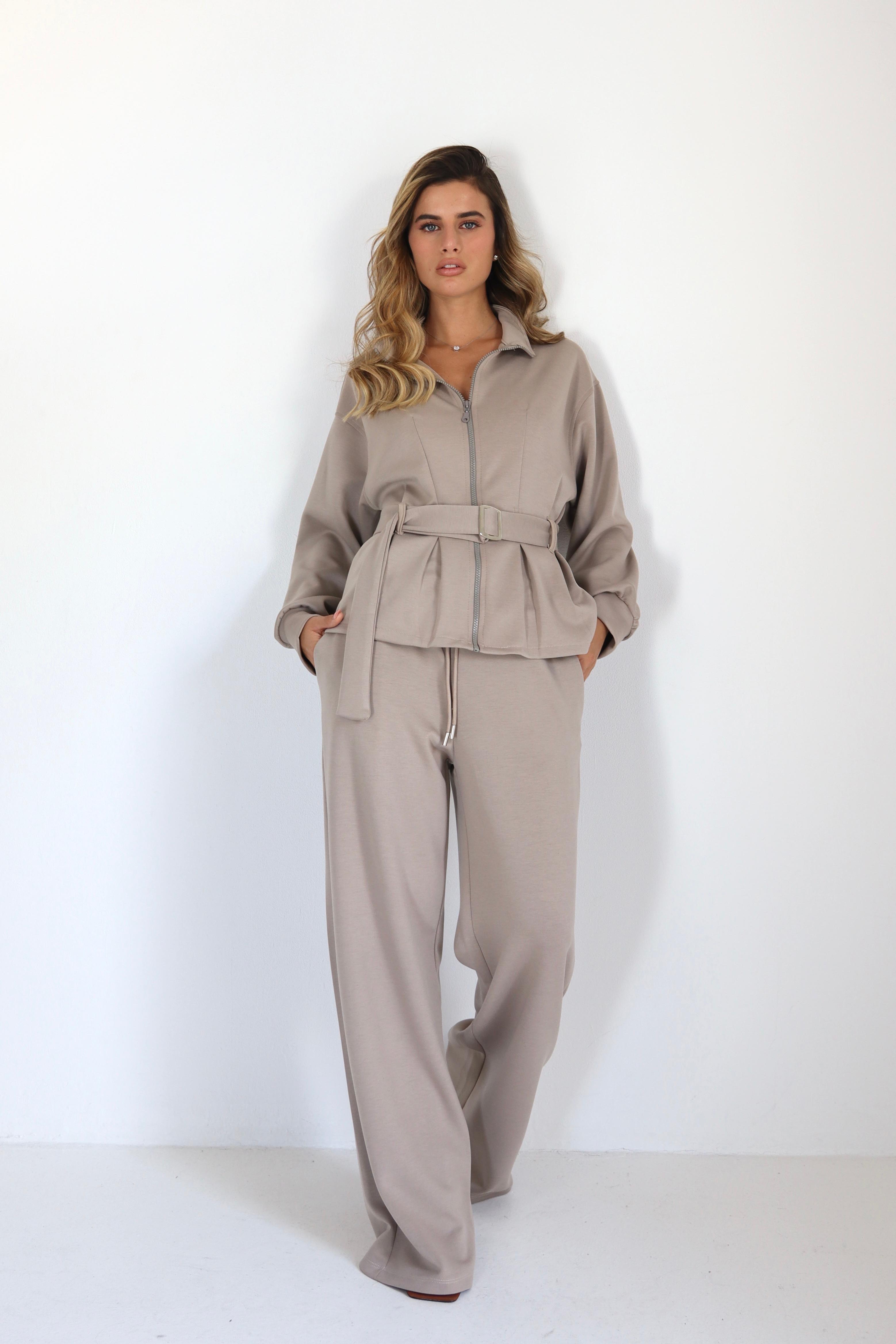 3b2b9732 A158 4890 B53b 233389086e13