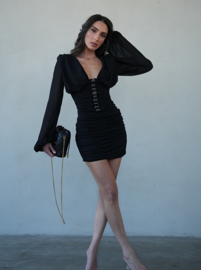 שמלה מחוך קרסים