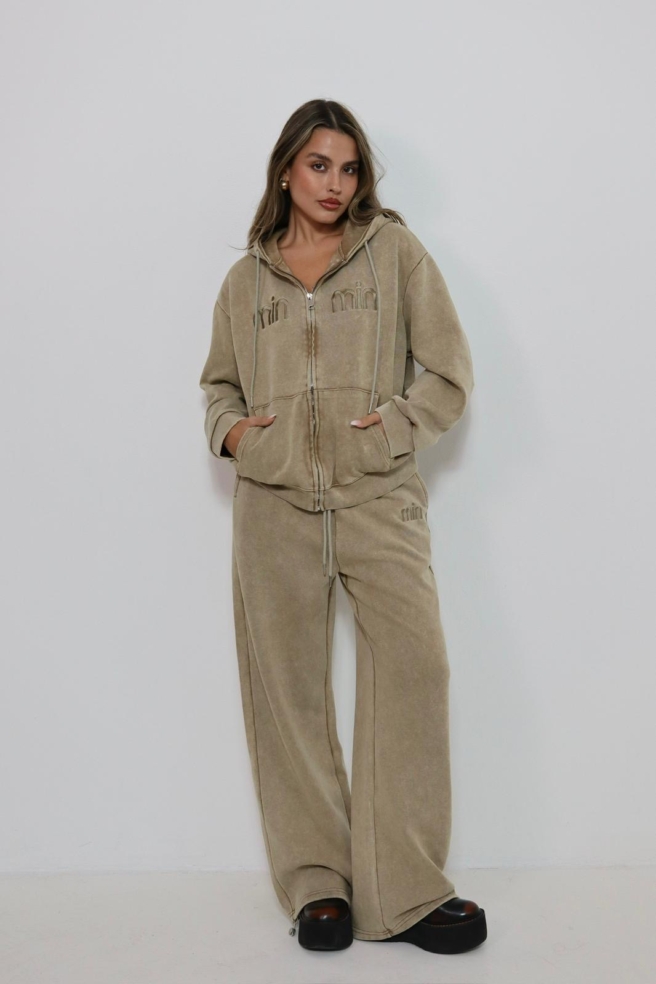 C0c0d39f Bd0a 4f70 B5cb 31d8d7950c3c