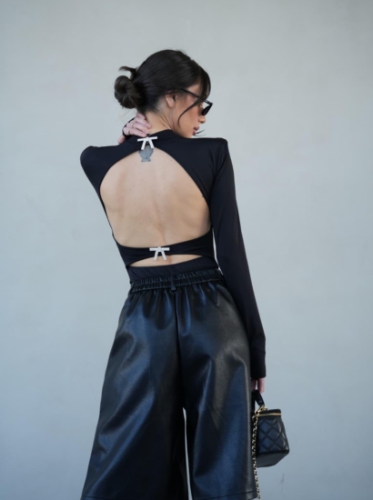 בגד גוף גב פתח פפיון